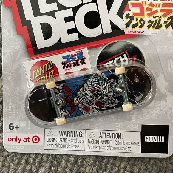 Tech deck Santa Cruz  and Godzilla lot of 2 boards - Picture 5 of 6